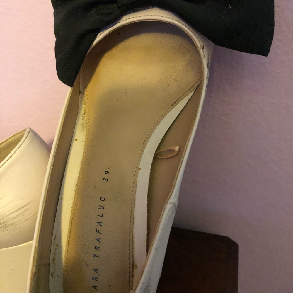 Shoes - Picture 7 of 8